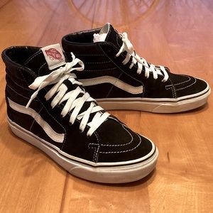 GUC Women’s high top Vans size 8